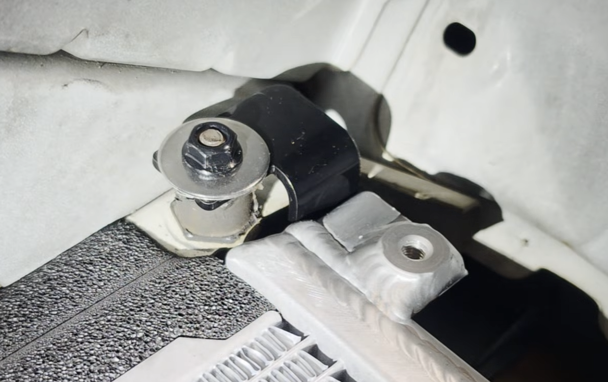 Koyo N-Flo radiator mounts